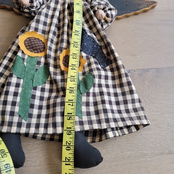 Bouquet Enterprises Primitive Sunflower Angel w/Wood Wings - Picture 6 of 7